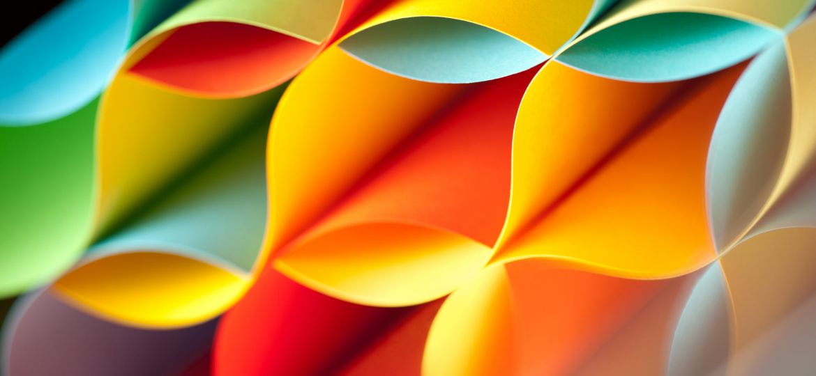 curved-colorful-sheets-paper-with-mirror